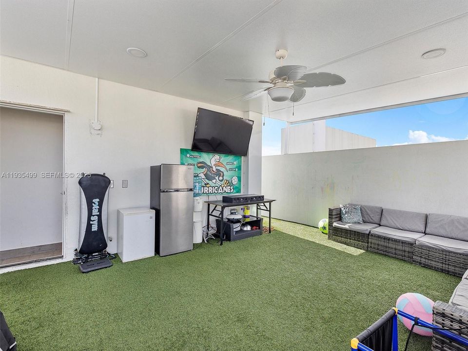 待售: $420,000 (4 贝兹, 3 浴室, 1434 平方英尺)