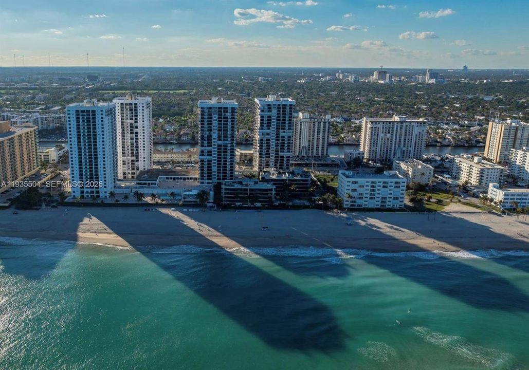 В аренду: $2,500 (1 спален, 2 ванн, 980 Квадратных фут)