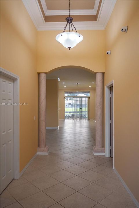 待售: $485,000 (3 贝兹, 2 浴室, 2215 平方英尺)