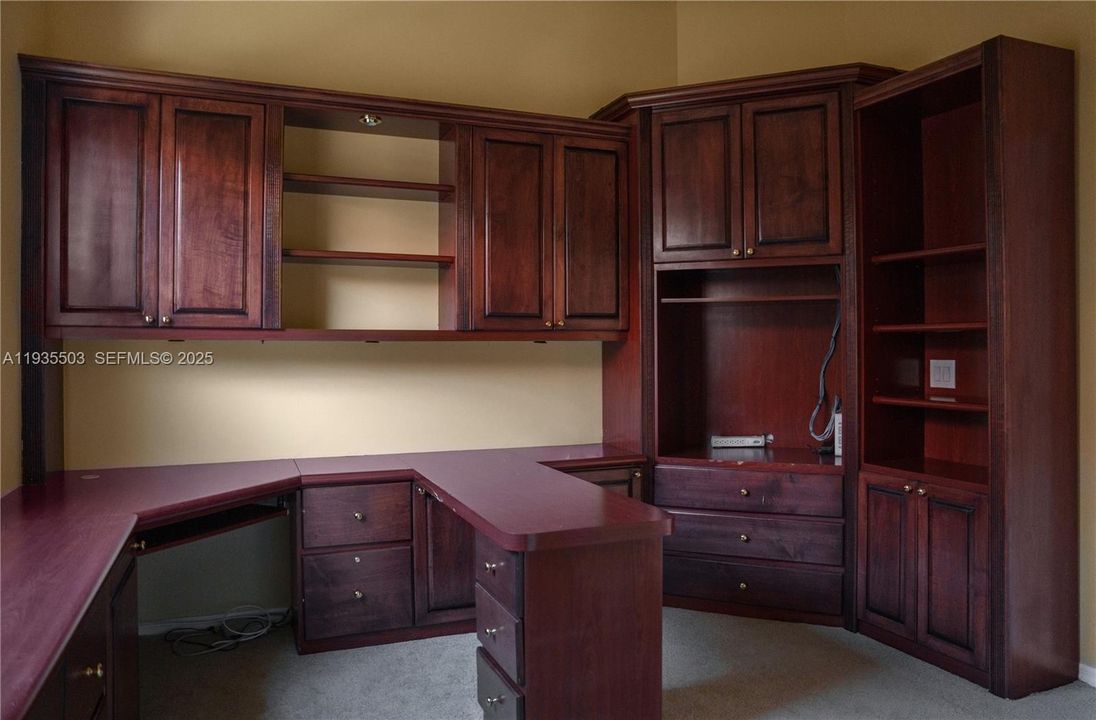 待售: $485,000 (3 贝兹, 2 浴室, 2215 平方英尺)