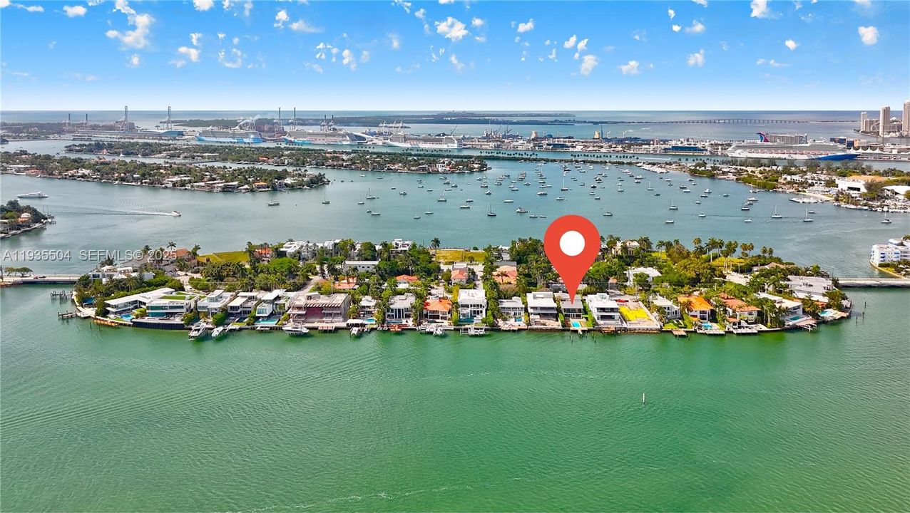 For Rent: $80,000 (5 beds, 7 baths, 5659 Square Feet)