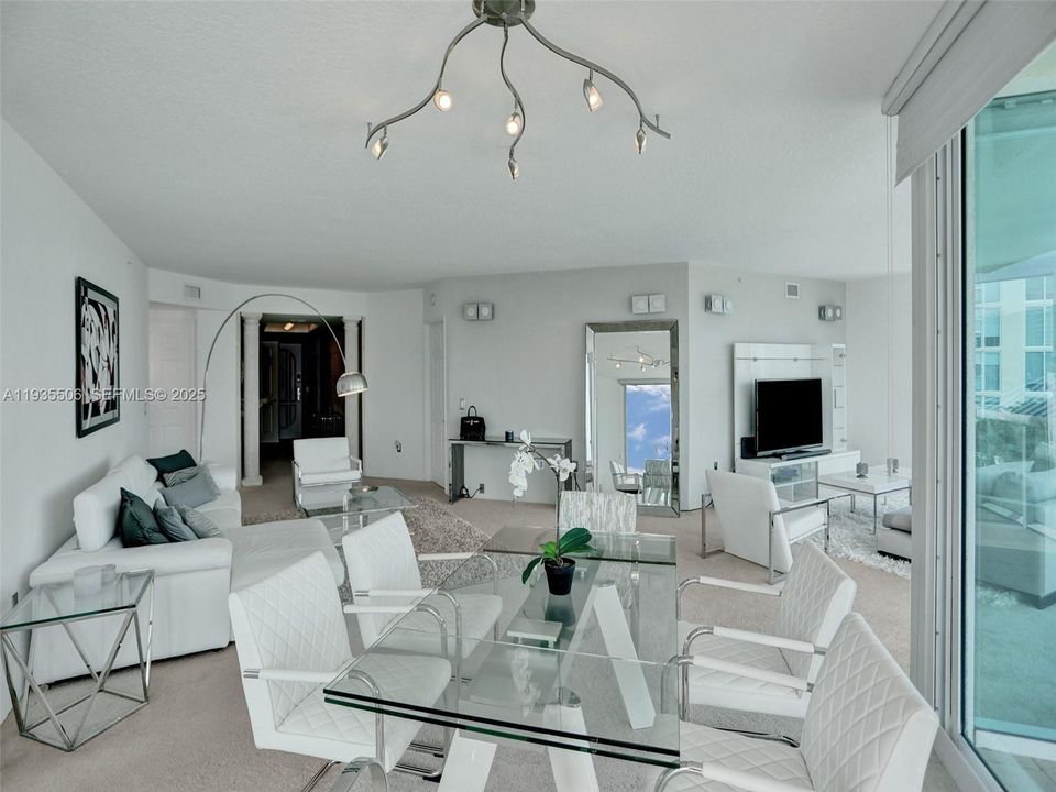 For Sale: $950,000 (3 beds, 3 baths, 2130 Square Feet)