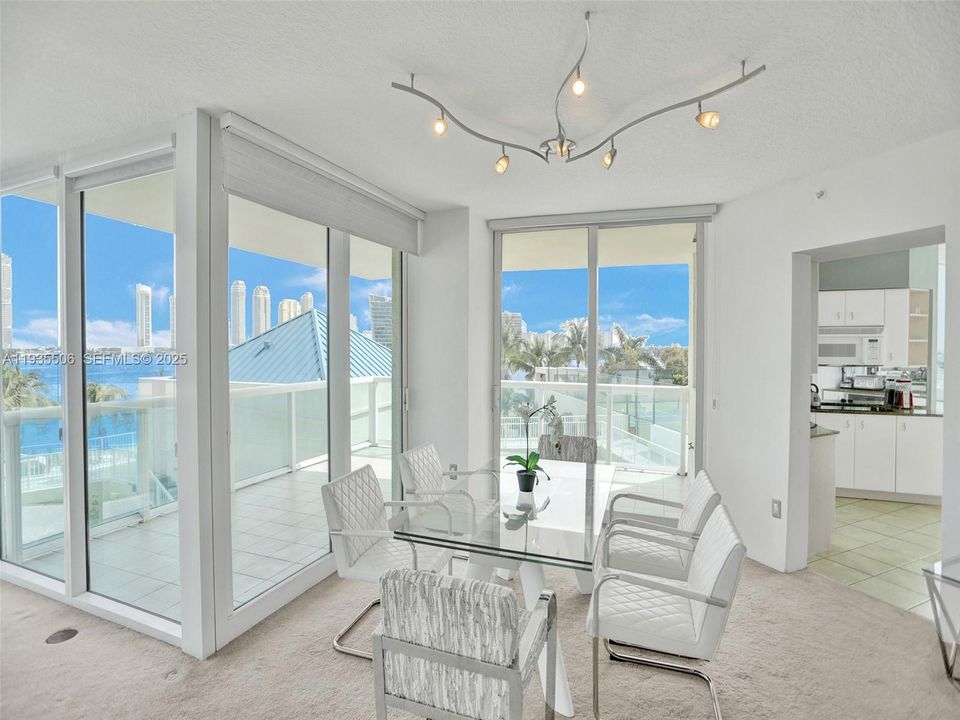 For Sale: $950,000 (3 beds, 3 baths, 2130 Square Feet)