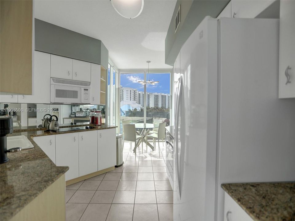 For Sale: $950,000 (3 beds, 3 baths, 2130 Square Feet)