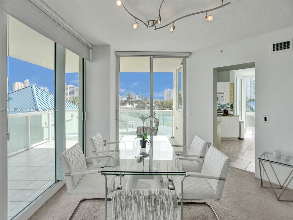 For Sale: $950,000 (3 beds, 3 baths, 2130 Square Feet)