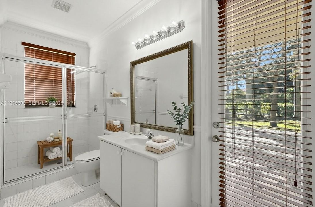 Cabana Bath - Virtual Staging