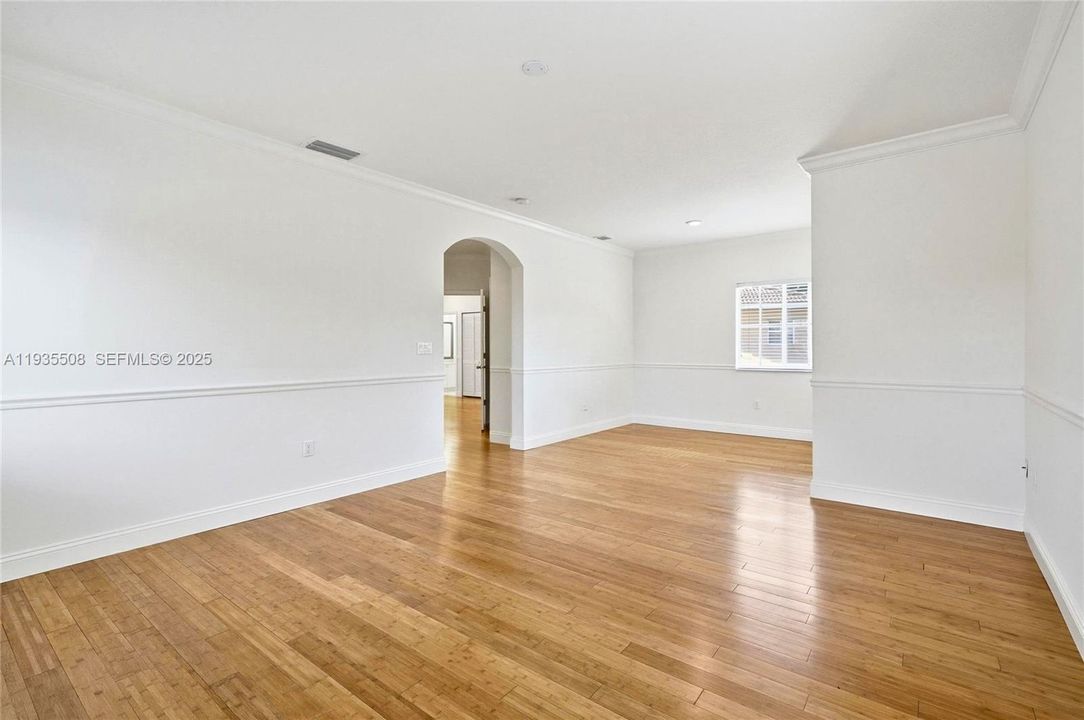 For Sale: $795,000 (5 beds, 3 baths, 2951 Square Feet)