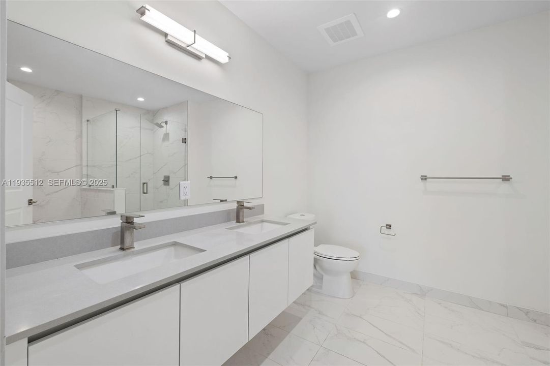 For Rent: $4,137 (2 beds, 2 baths, 1264 Square Feet)