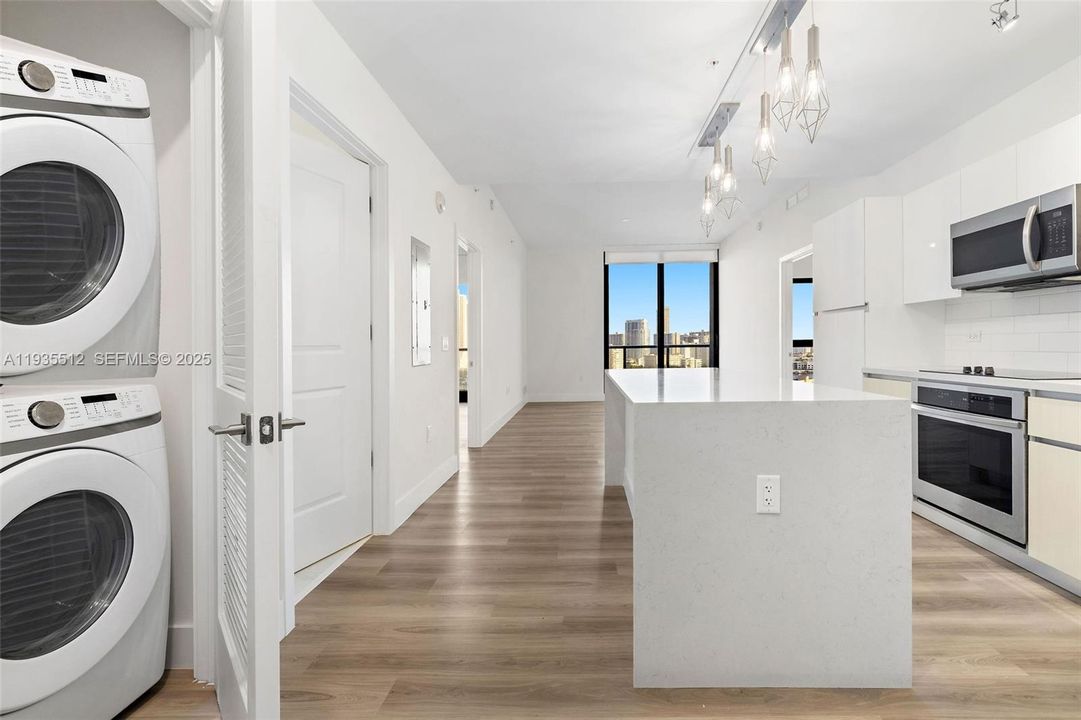 For Rent: $4,137 (2 beds, 2 baths, 1264 Square Feet)