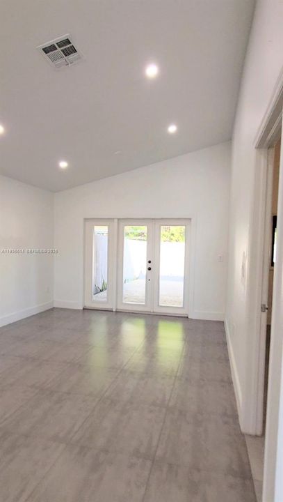 For Sale: $515,000 (3 beds, 2 baths, 1166 Square Feet)