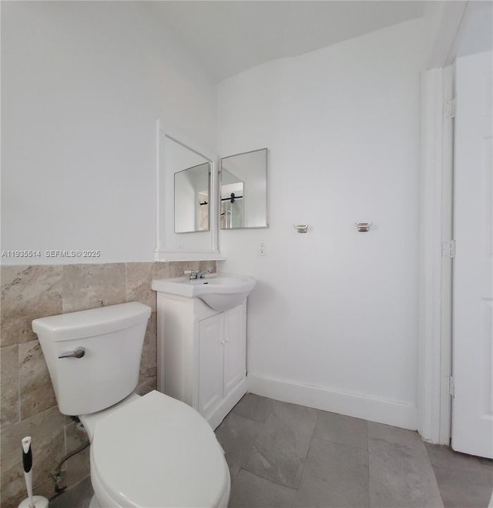 2nd Bathroom