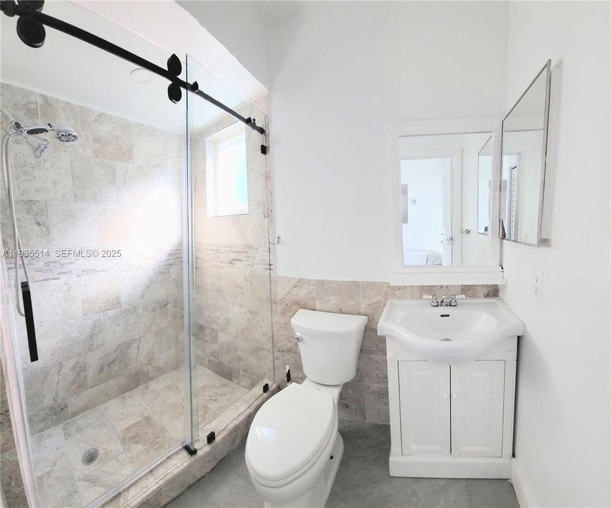 2nd Bathroom