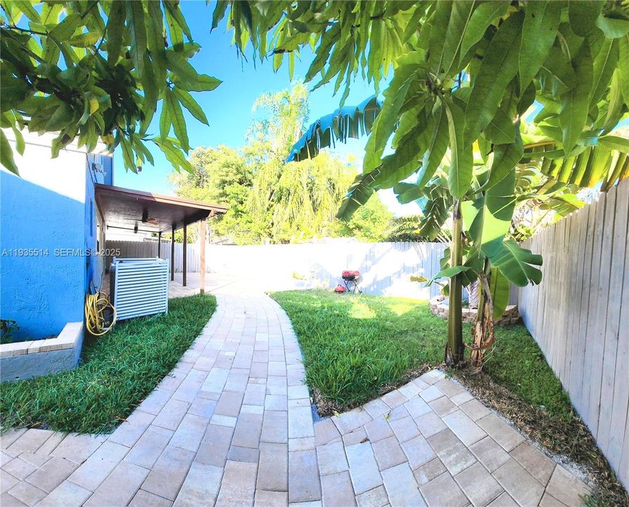 For Sale: $515,000 (3 beds, 2 baths, 1166 Square Feet)