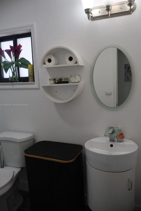 En Venta: $720,000 (3 camas, 2 baños, 1651 Pies cuadrados)