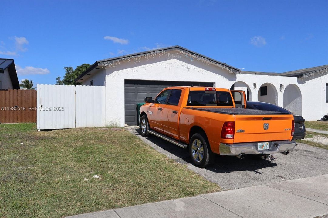 En Venta: $720,000 (3 camas, 2 baños, 1651 Pies cuadrados)