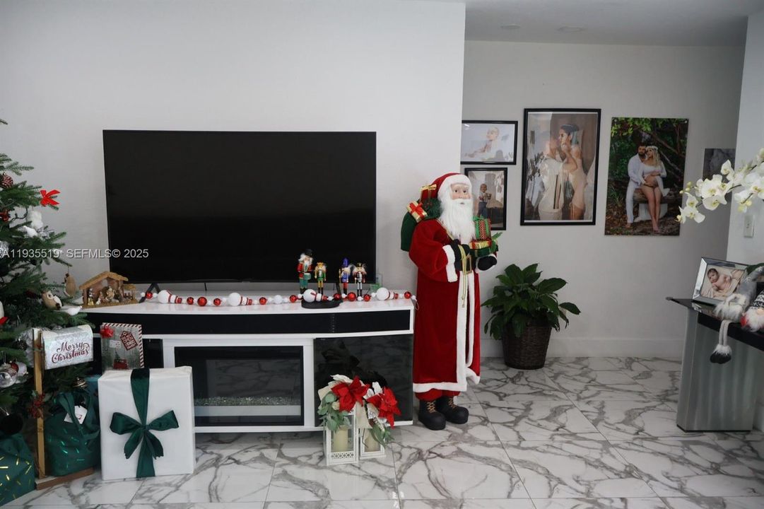 En Venta: $720,000 (3 camas, 2 baños, 1651 Pies cuadrados)