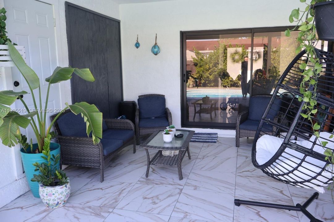 En Venta: $720,000 (3 camas, 2 baños, 1651 Pies cuadrados)