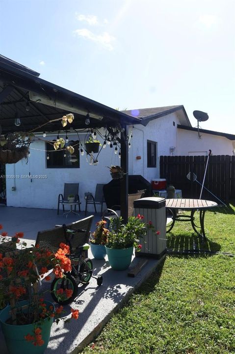 En Venta: $720,000 (3 camas, 2 baños, 1651 Pies cuadrados)