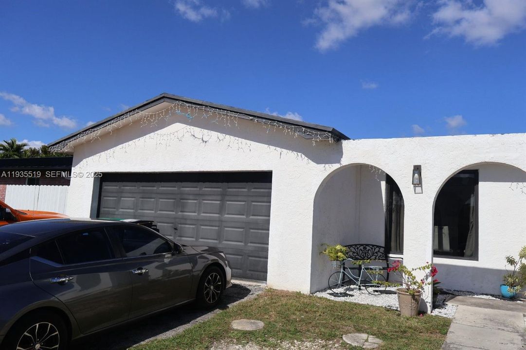 En Venta: $720,000 (3 camas, 2 baños, 1651 Pies cuadrados)