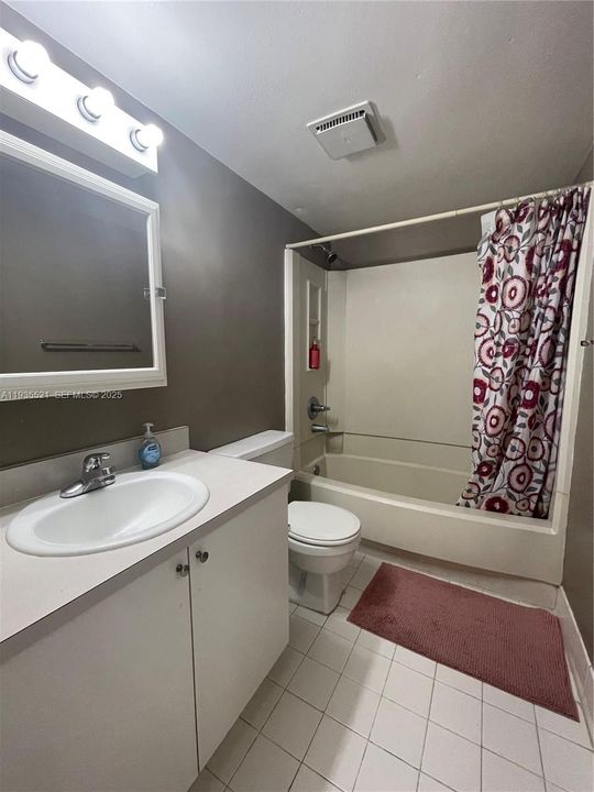 For Sale: $210,000 (2 beds, 2 baths, 963 Square Feet)