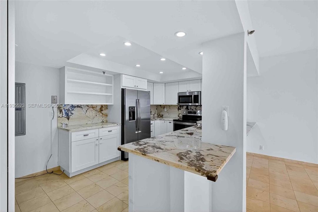 For Rent: $6,200 (3 beds, 3 baths, 1624 Square Feet)