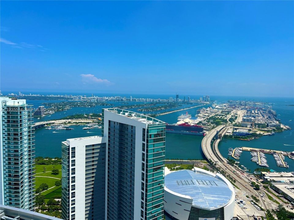 Just Listed Stunning unit for Rent in the Heart of Downtown by Andrea Guzman