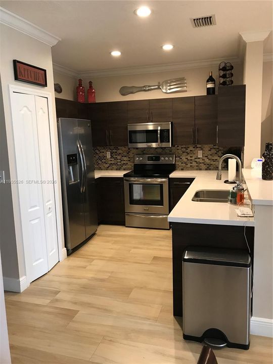 For Rent: $3,800 (3 beds, 2 baths, 1579 Square Feet)
