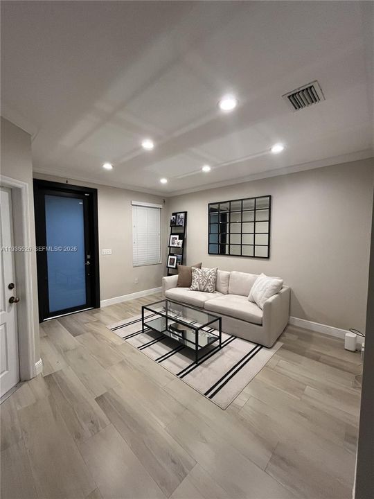 For Rent: $3,800 (3 beds, 2 baths, 1579 Square Feet)