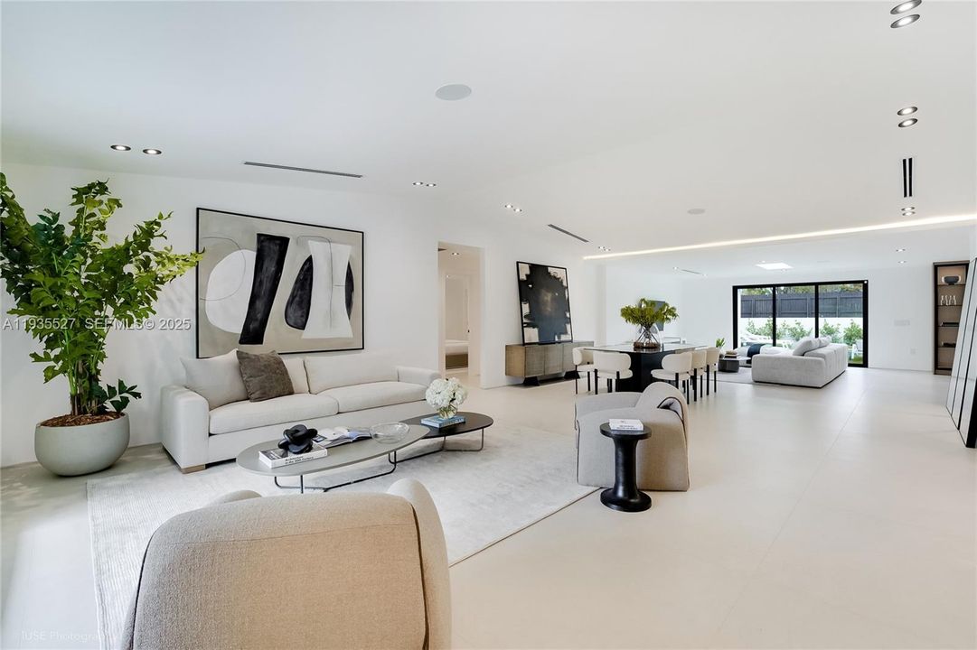 На продажу: $2,295,000 (6 спален, 6 ванн, 3312 Квадратных фут)