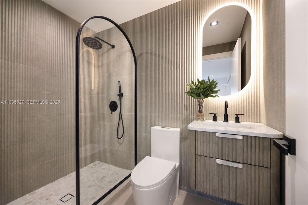 На продажу: $2,295,000 (6 спален, 6 ванн, 3312 Квадратных фут)