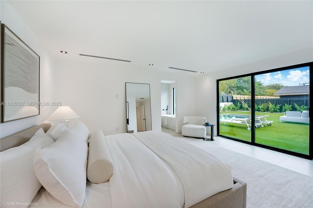 На продажу: $2,295,000 (6 спален, 6 ванн, 3312 Квадратных фут)