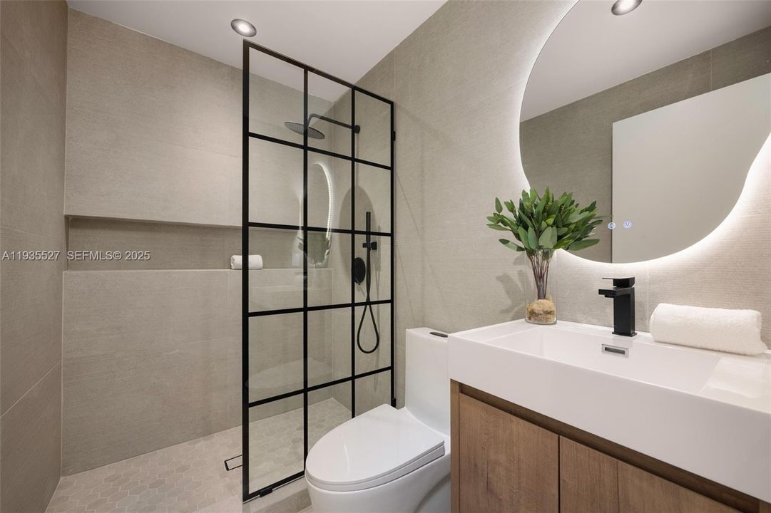 На продажу: $2,295,000 (6 спален, 6 ванн, 3312 Квадратных фут)