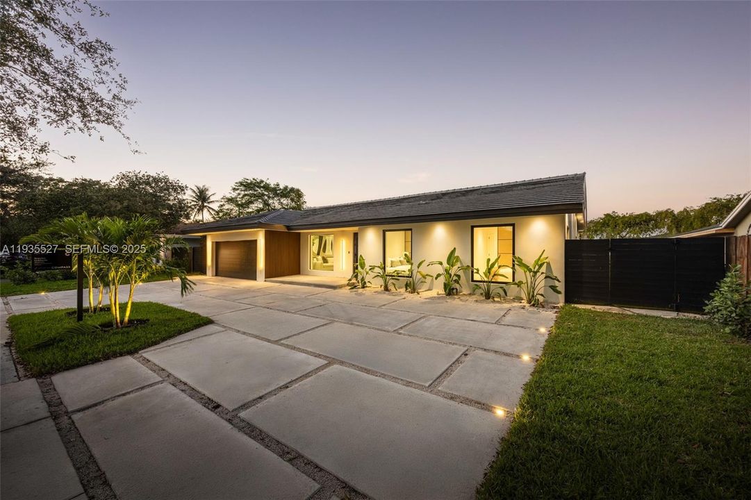 На продажу: $2,295,000 (6 спален, 6 ванн, 3312 Квадратных фут)