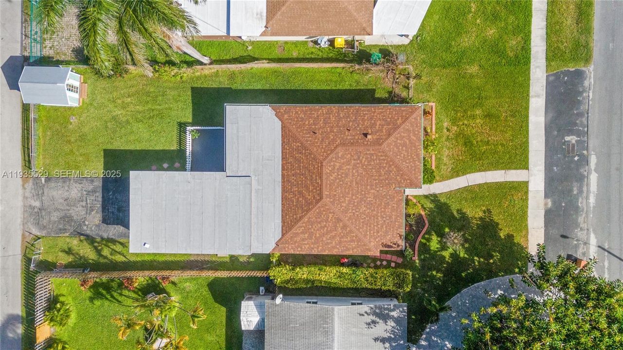 For Rent: $3,250 (2 beds, 2 baths, 1700 Square Feet)