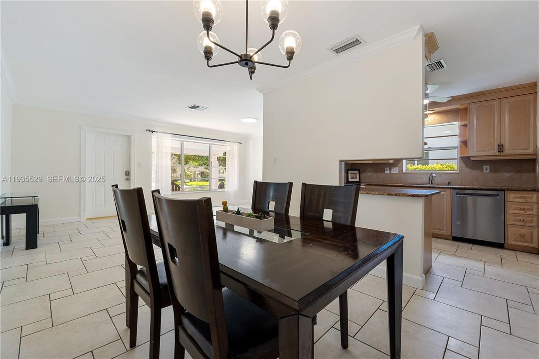 For Rent: $3,250 (2 beds, 2 baths, 1700 Square Feet)