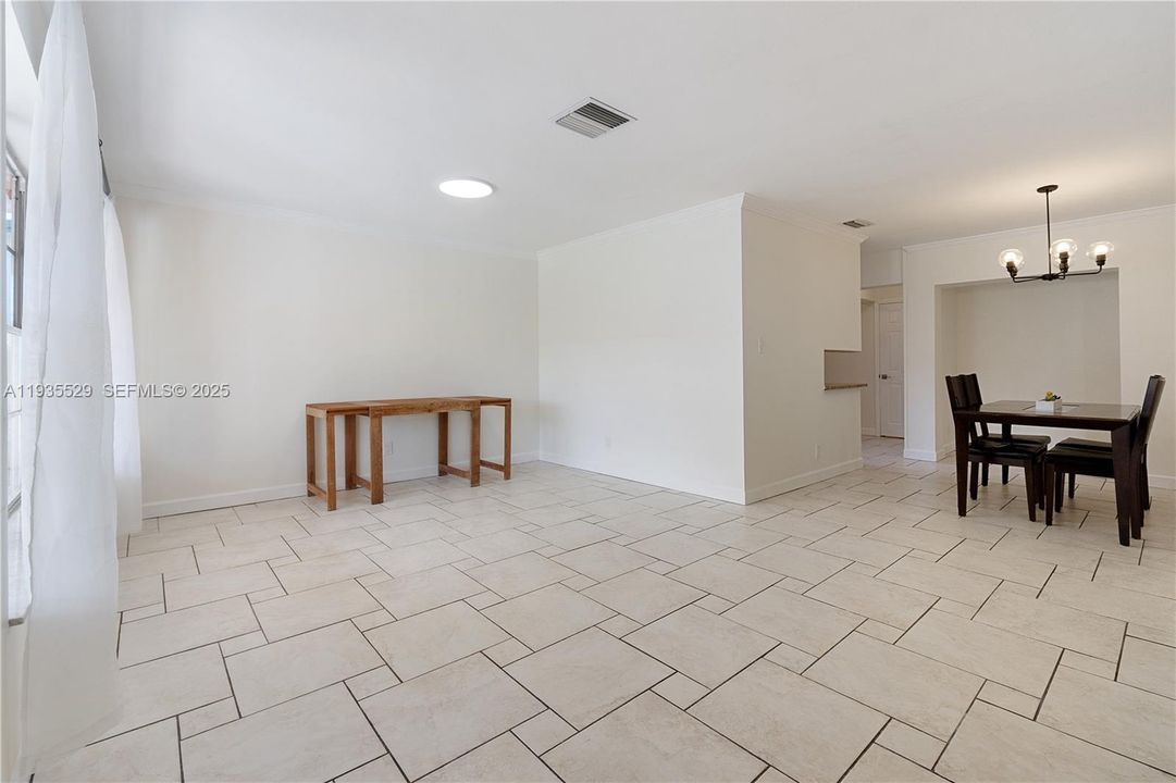 For Rent: $3,250 (2 beds, 2 baths, 1700 Square Feet)