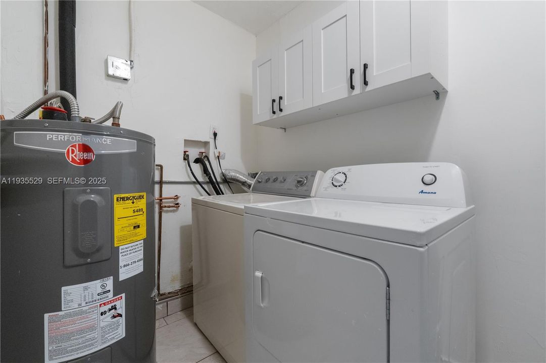 For Rent: $3,250 (2 beds, 2 baths, 1700 Square Feet)