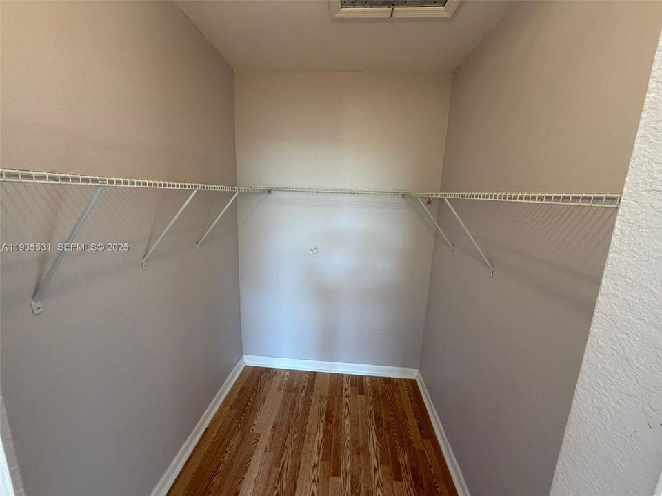 En Renta: $1,700 (3 camas, 2 baños, 1182 Pies cuadrados)