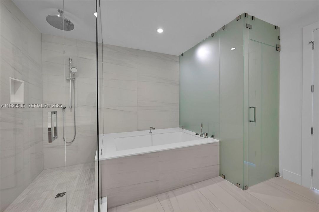 В аренду: $29,500 (3 спален, 4 ванн, 0 Квадратных фут)