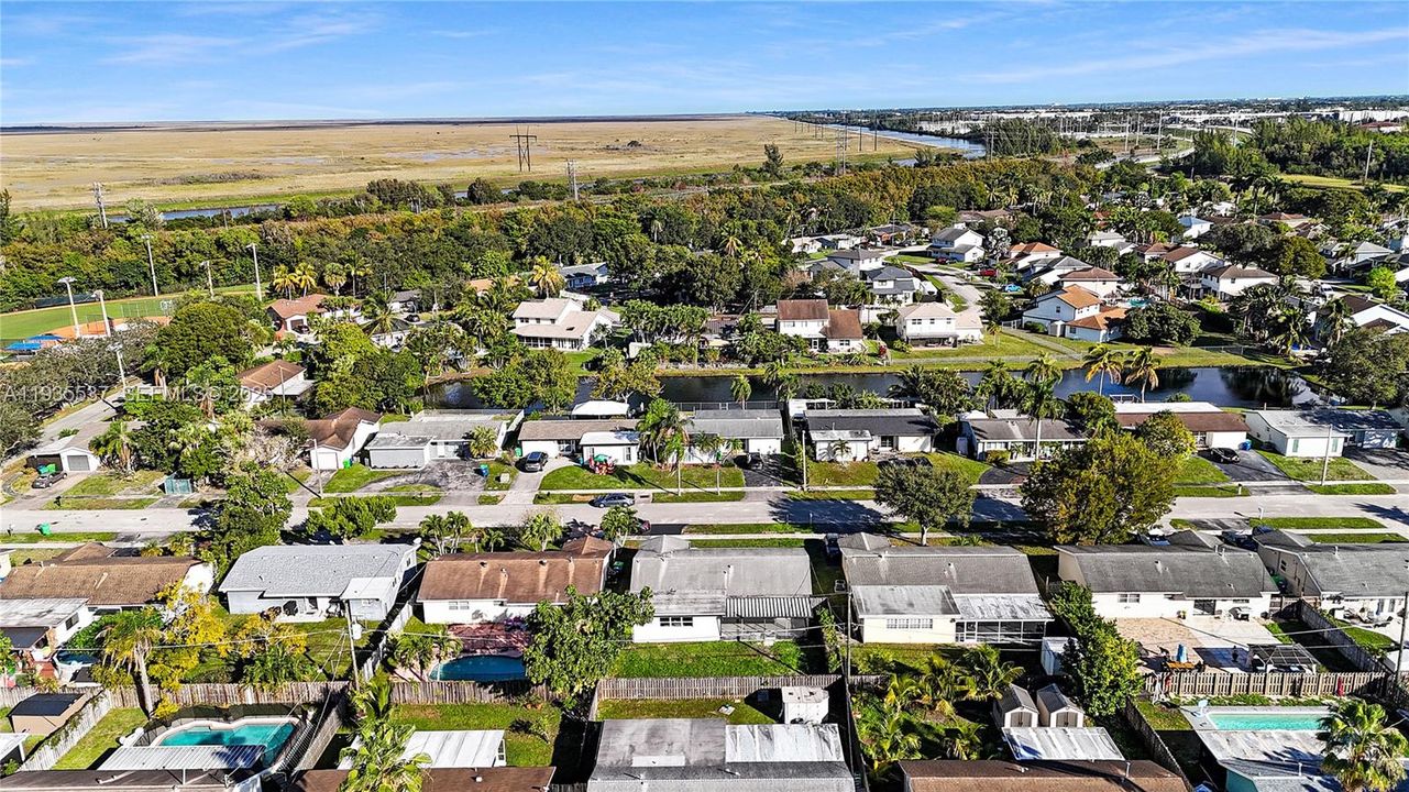 For Sale: $565,000 (3 beds, 2 baths, 1467 Square Feet)