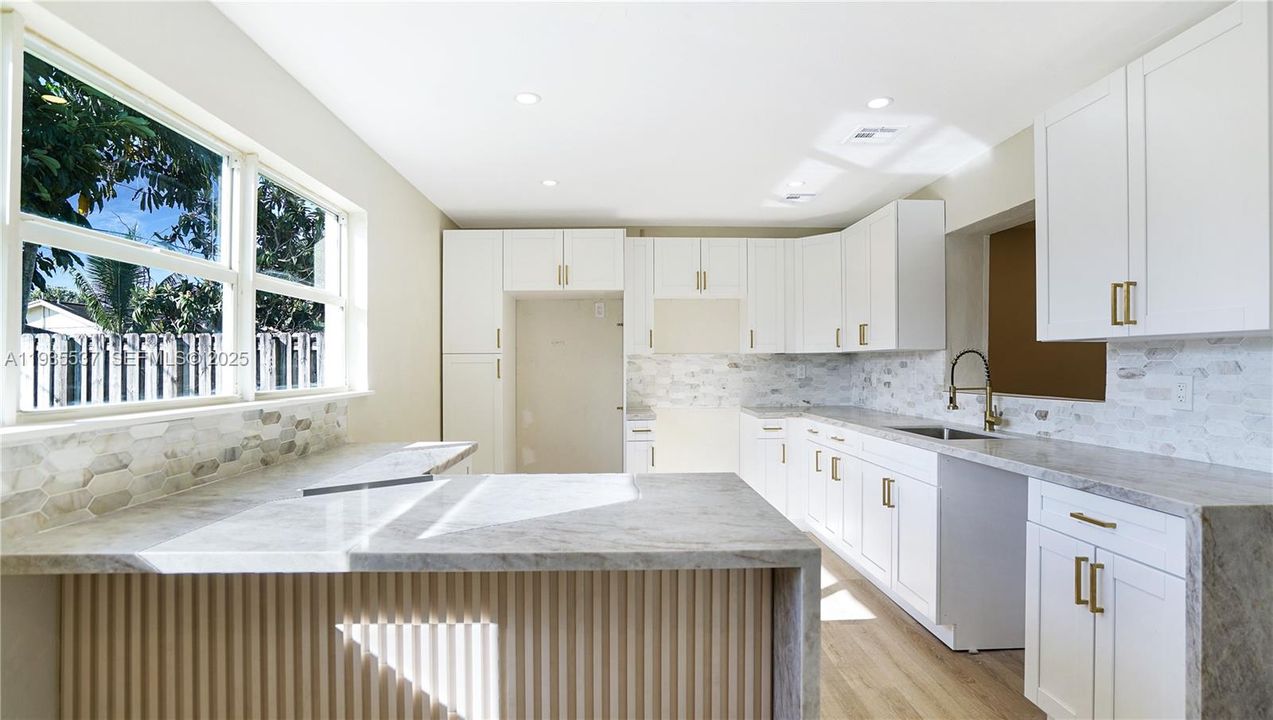 For Sale: $565,000 (3 beds, 2 baths, 1467 Square Feet)