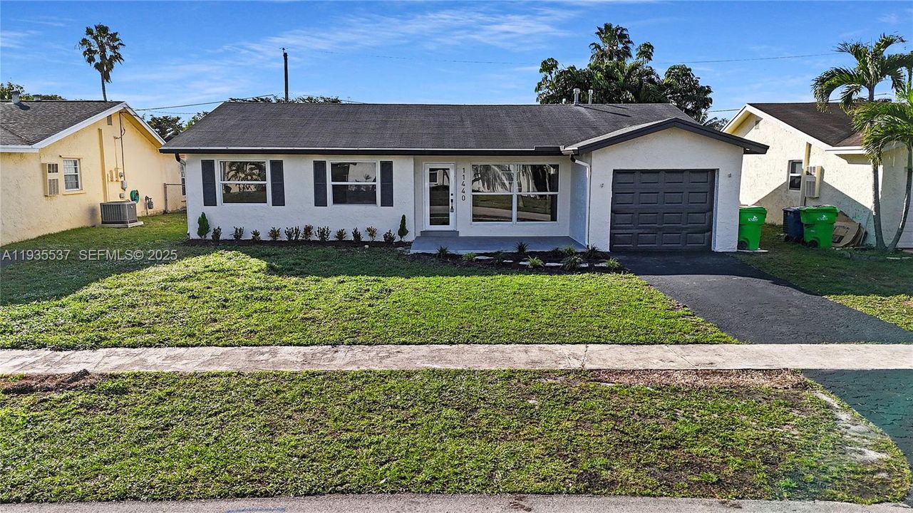 For Sale: $565,000 (3 beds, 2 baths, 1467 Square Feet)