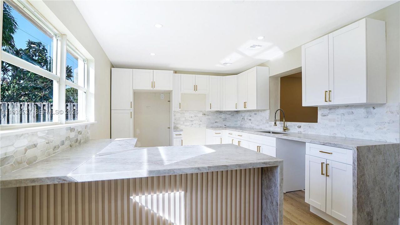 For Sale: $565,000 (3 beds, 2 baths, 1467 Square Feet)