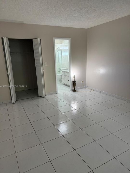 出租: $1,800 (1 贝兹, 1 浴室, 684 平方英尺)