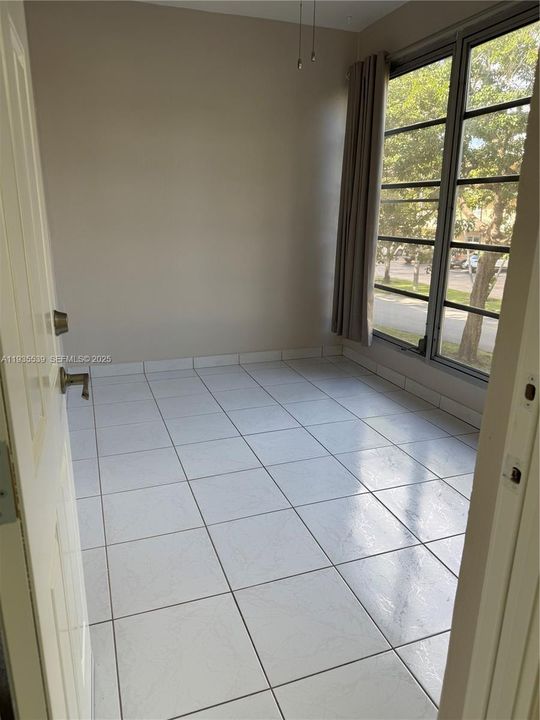 出租: $1,800 (1 贝兹, 1 浴室, 684 平方英尺)