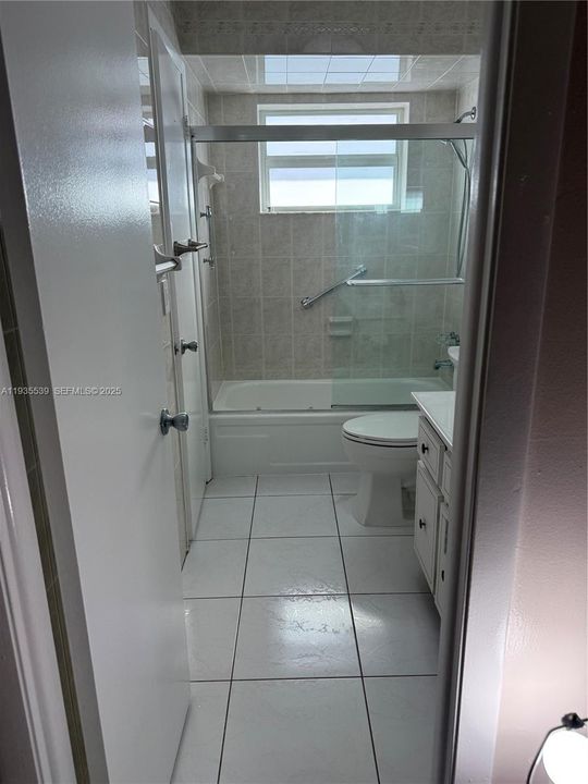 出租: $1,800 (1 贝兹, 1 浴室, 684 平方英尺)