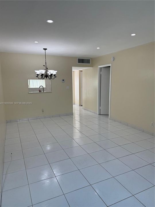 出租: $1,800 (1 贝兹, 1 浴室, 684 平方英尺)