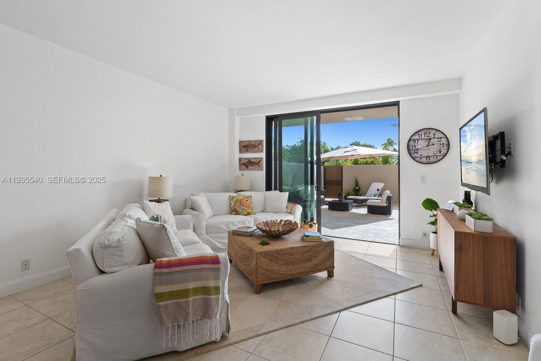 En Venta: $924,900 (1 camas, 1 baños, 1103 Pies cuadrados)