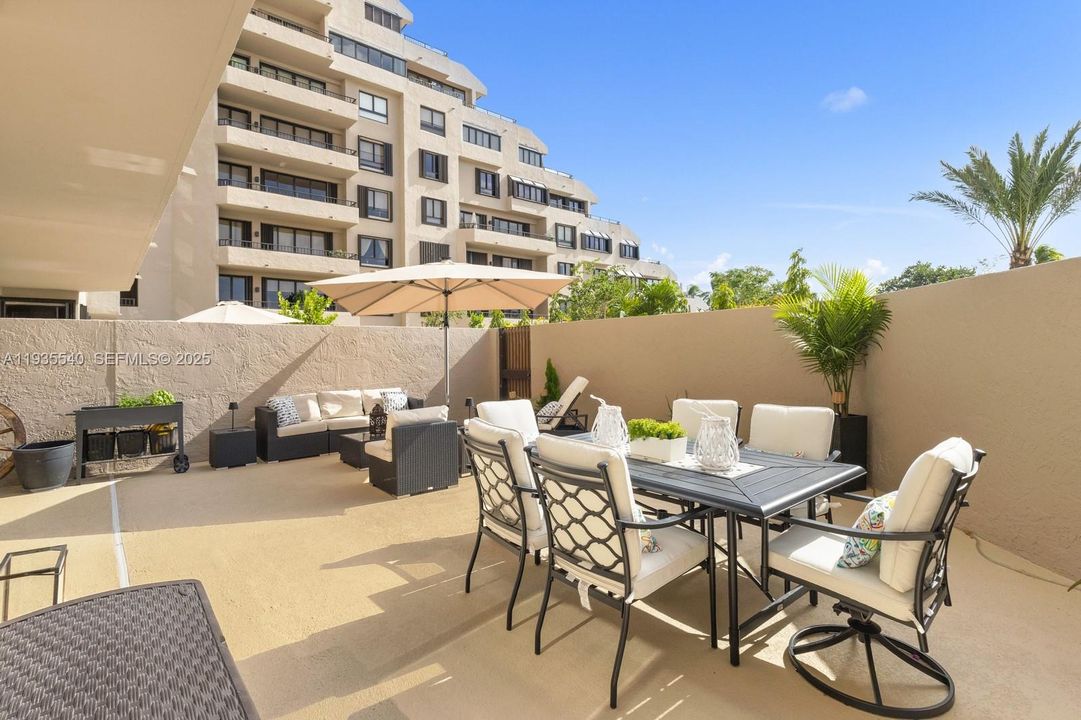 En Venta: $924,900 (1 camas, 1 baños, 1103 Pies cuadrados)