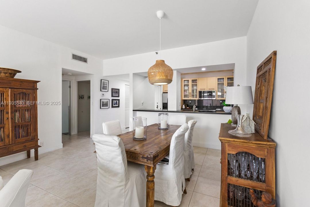 En Venta: $924,900 (1 camas, 1 baños, 1103 Pies cuadrados)